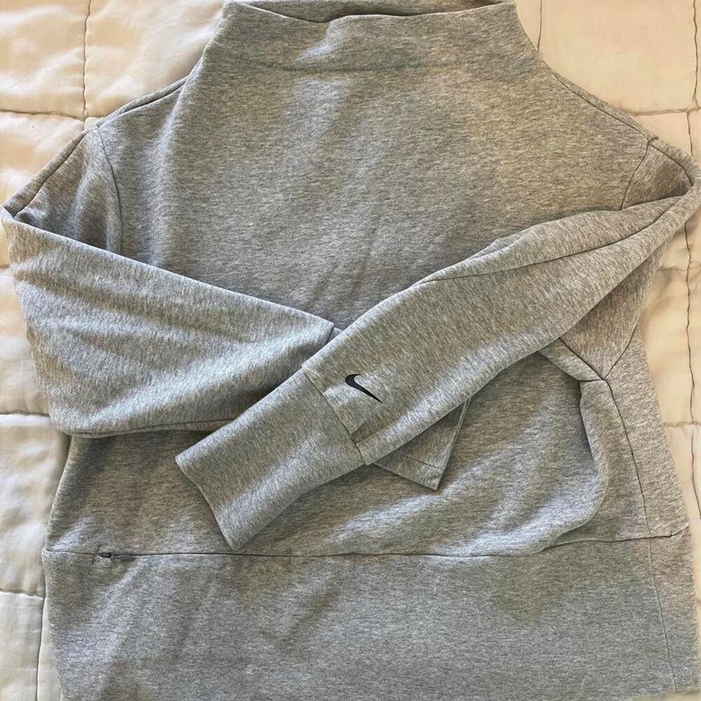 Nike Dri-FIT Gray Funnel Neck Pullover Sweatshirt Women’s S